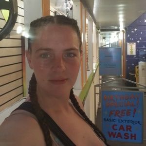 Meet your Posher, Kimberly